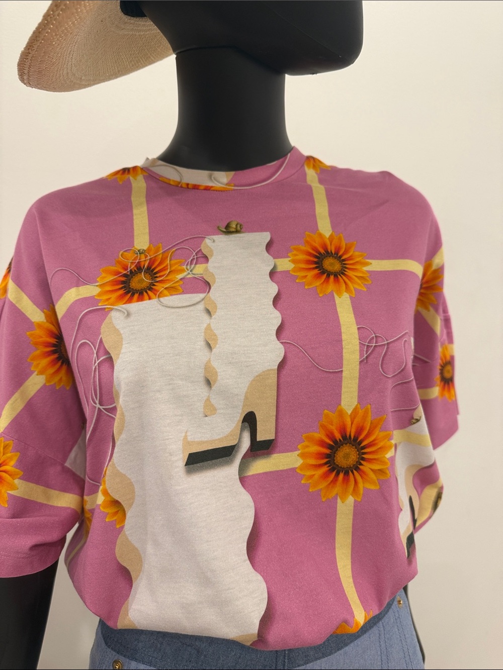 LOEWE Oversized Boxy Graphic T-Shirt XS Pink Sunflower Boots 100% Cotton NEW